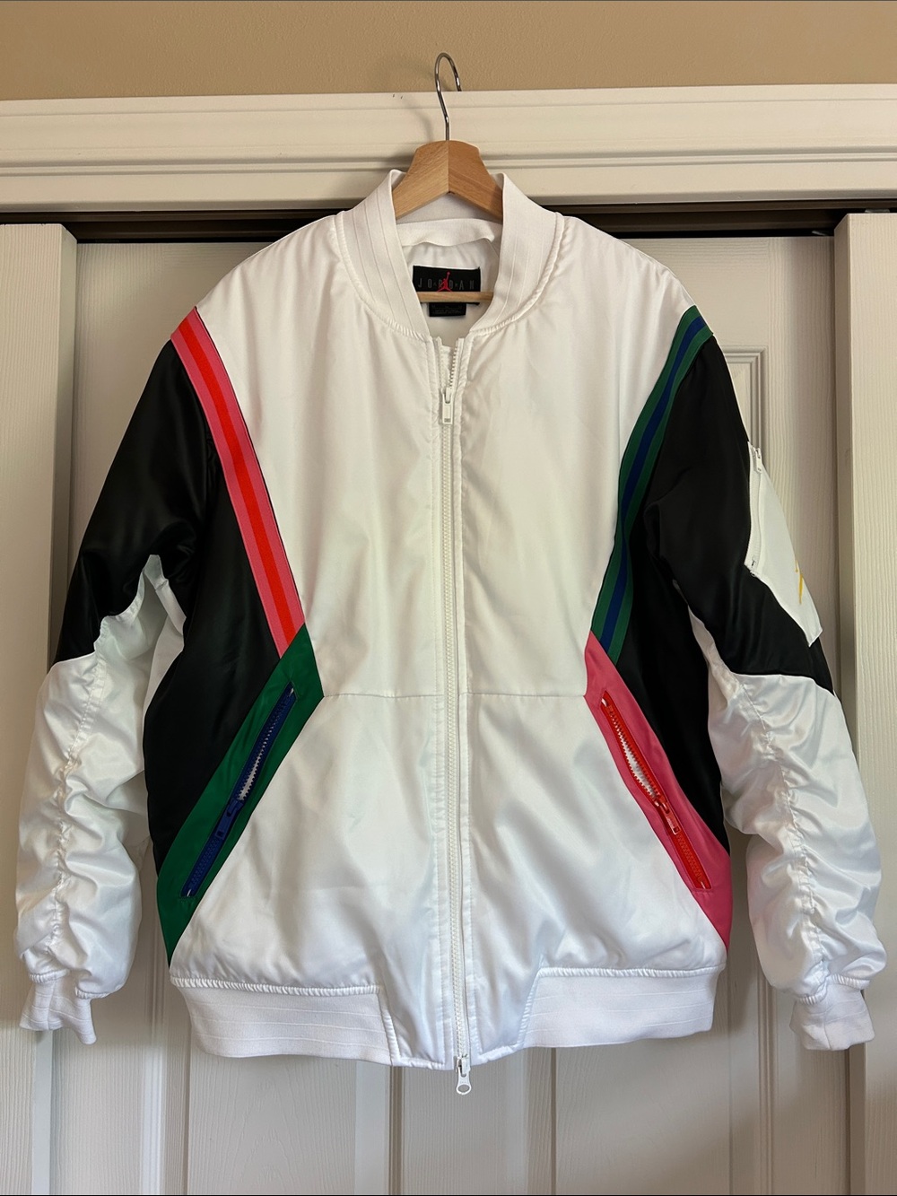 Nike Air Jordan Wings MA-1 Bomber Jacket CD5457-100 Size Medium